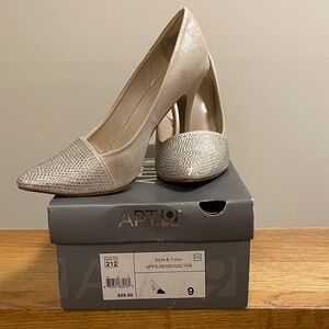 Apt. 9 Women's Silver Rhinestone Pointed Toe Pumps